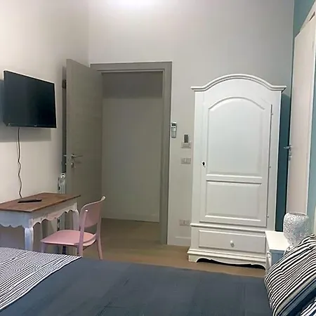 Vatican And Kitchen Hotel