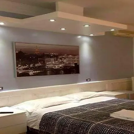 Vatican And Kitchen 3* Rom