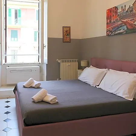 Hotel Vatican And Kitchen