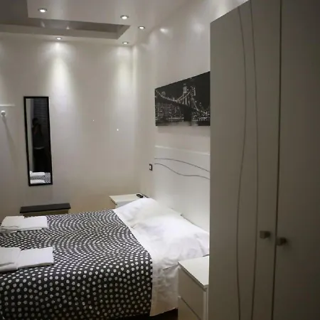 Vatican And Kitchen Hotel